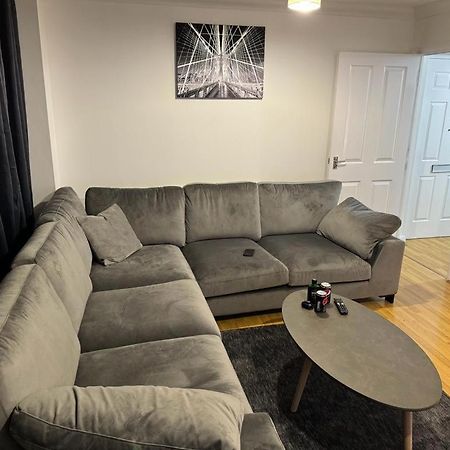 Luxury Apartments Дагенем Экстерьер фото